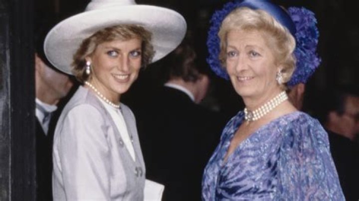 Diana Rossi with her mom > thanks Tracee. Celebrity moms, Black
