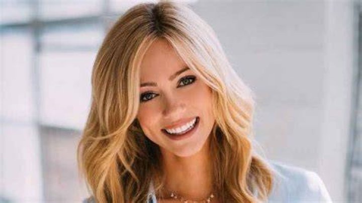 Did Abby Hornacek Undergo Plastic Surgery? Nose Job, Body Measurements