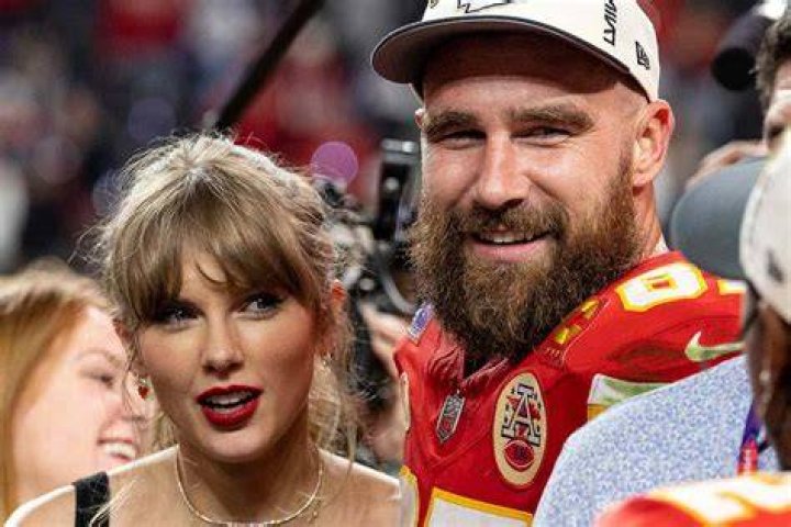 Did Travis Kelce Really Give Taylor Swift a Ring for Her Birthday? Here