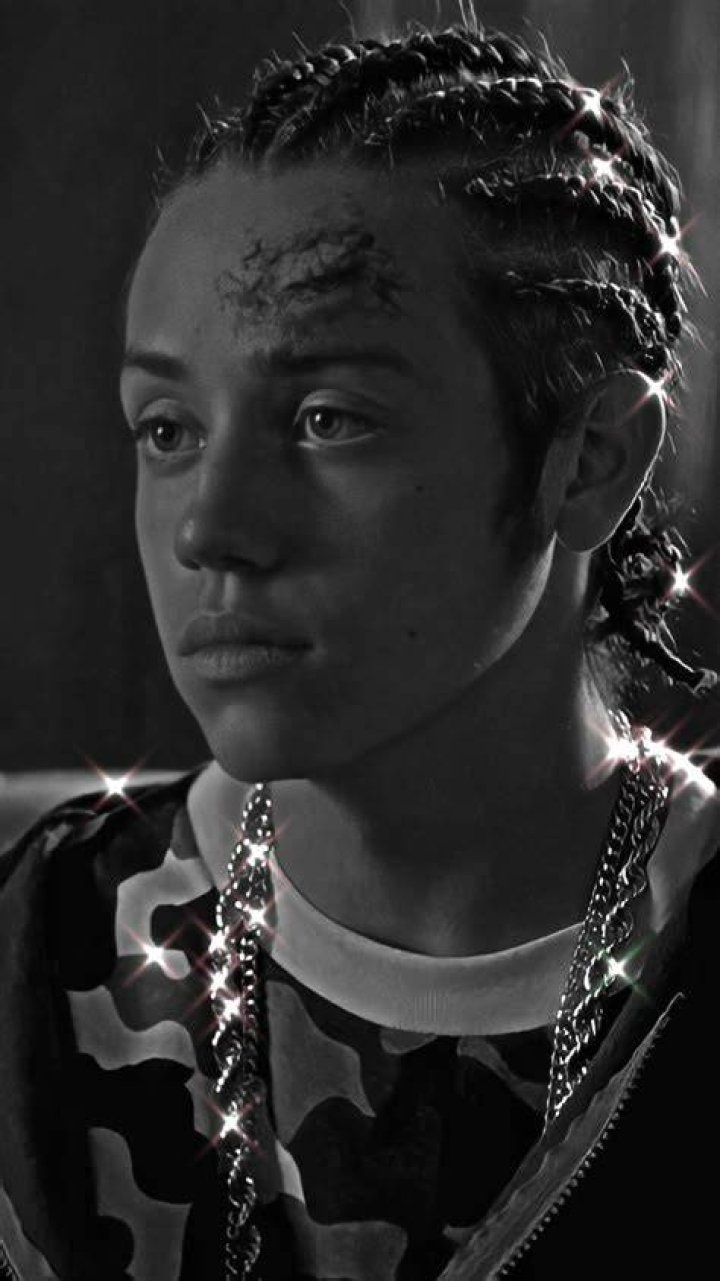 Discover The Secrets Of Irresistible Carl Gallagher Braids