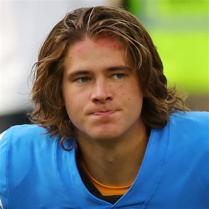 Discoveries From An Unsung Hero: Justin Herbert's Inspiring Journey