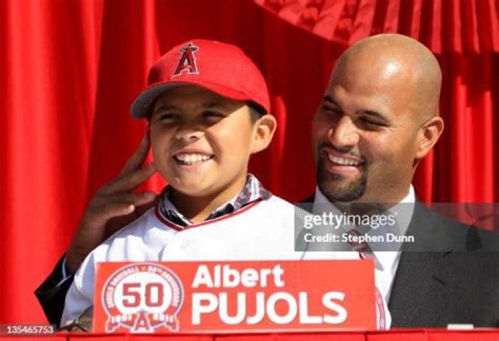 Does Albert Pujols son A.J. Pujols play baseball? |