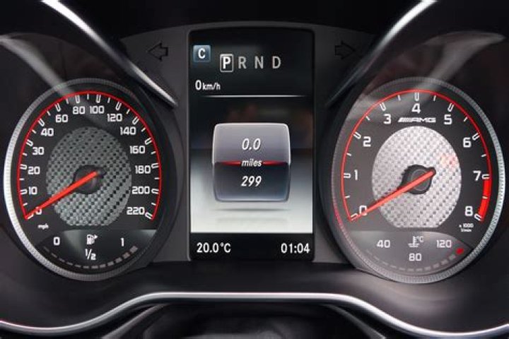 Does an odometer measure distance or displacement?