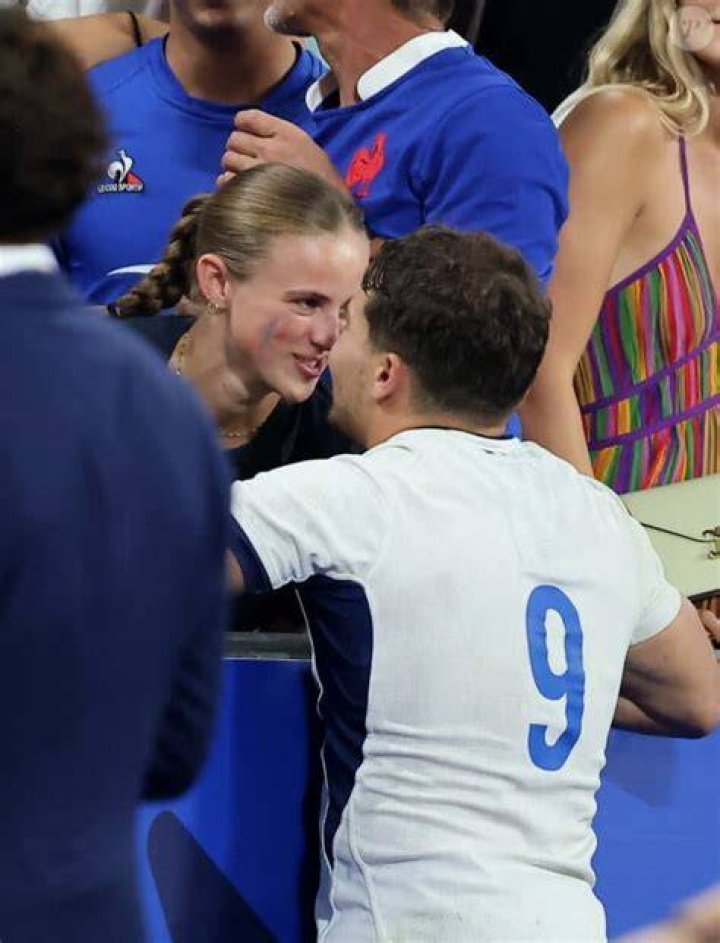 Does Antoine Dupont Have A Wife Or Girlfriend? ·