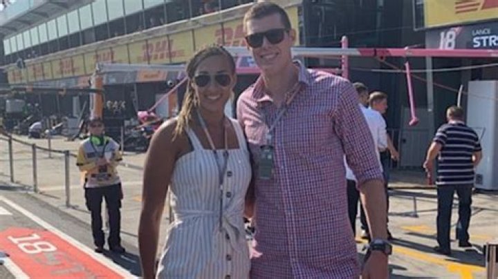 Does Mason Cox Have A Wife Or Girlfriend?