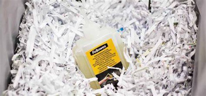 Does my paper shredder need oil?