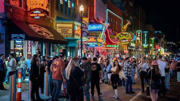 Does Nashville have good nightlife? ·