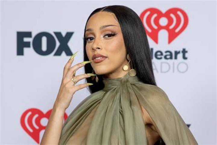 Doja Cat dishes on her new shaved head&rsquo; look