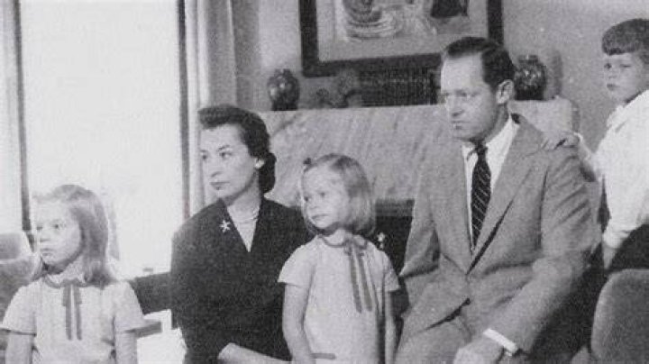 Dorothy Hunt Wikipedia, The Plumber, Husband, Flight 553, Plane Crash