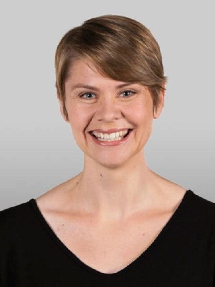 Dr Ann Jones【 Wikipedia ABC 】Married Partner, Age How old, Bio