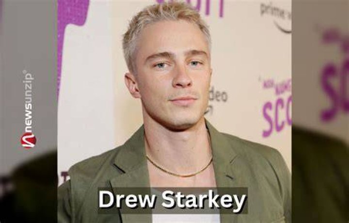 Drew Starkey Age, Wiki, Height, Girlfriend, Family Just beautiful men