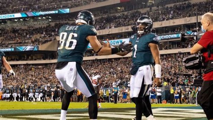 Eagles' Jason Kelce, wife Kylie dish on disastrous 1st date, how Pro