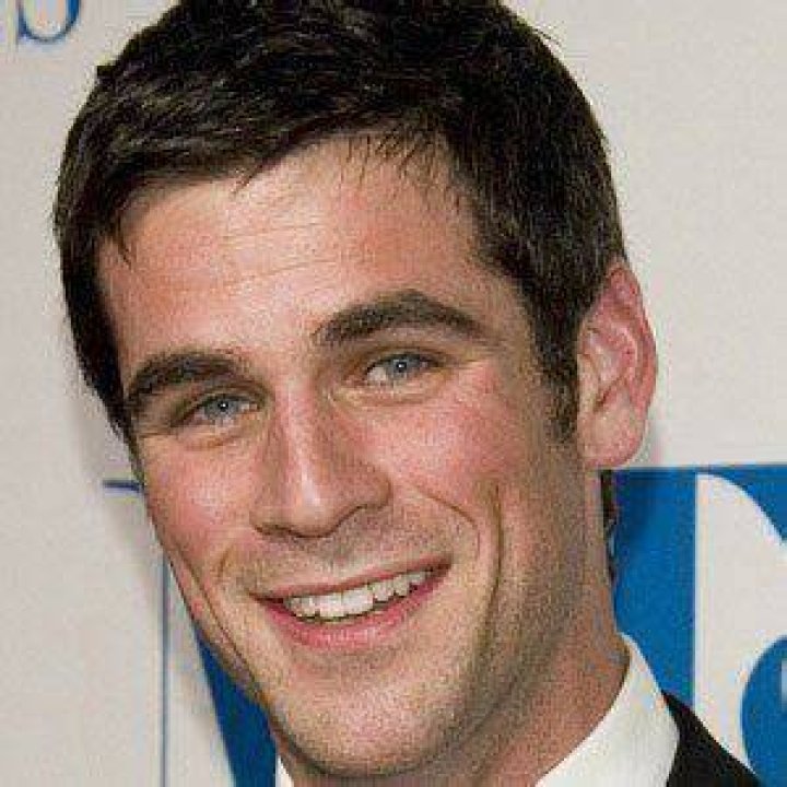 Eddie Cahill Bio, Affair, Married, Wife, Net Worth, Relationship, Age