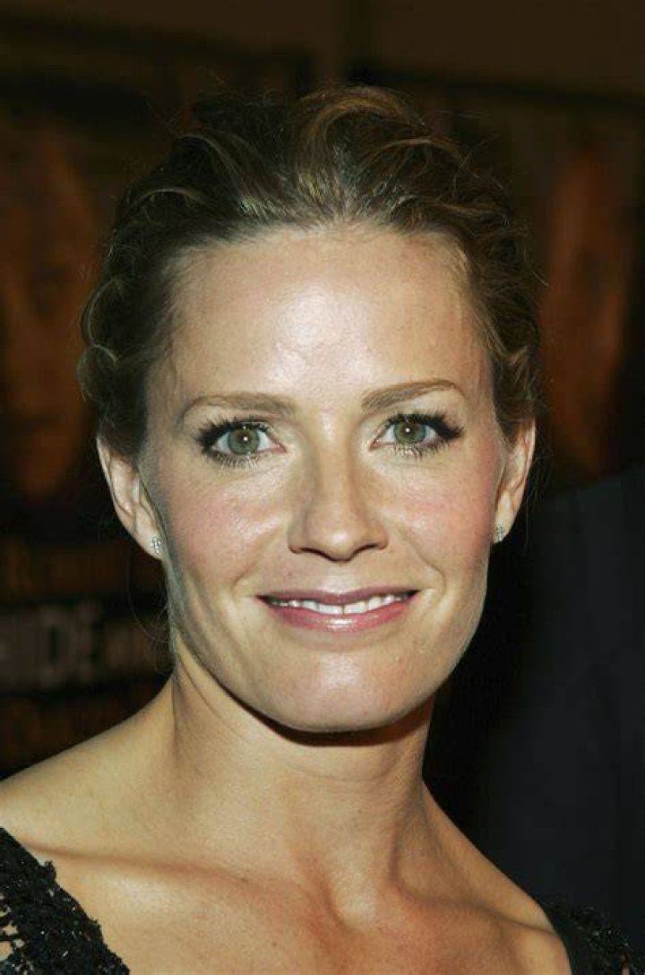Elisabeth Shue 'Behaving Badly' Premiere in Los Angeles &bull; CelebMafia