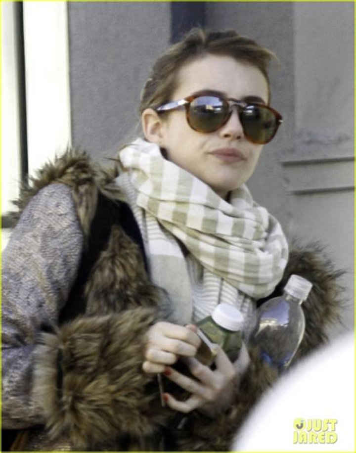 Emma Roberts steps out without engagement ring from Evan Peters Daily