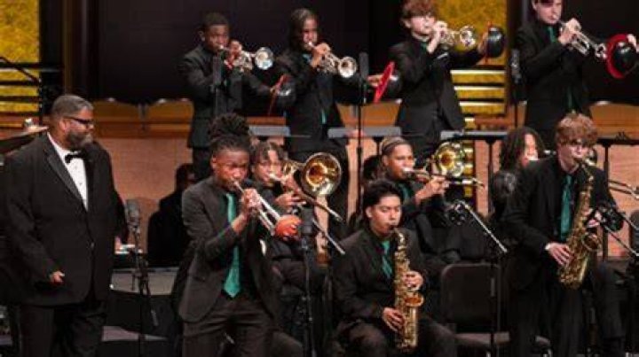 Esther Thomas of Ilwaco, high school jazz band, dies at the age of 16