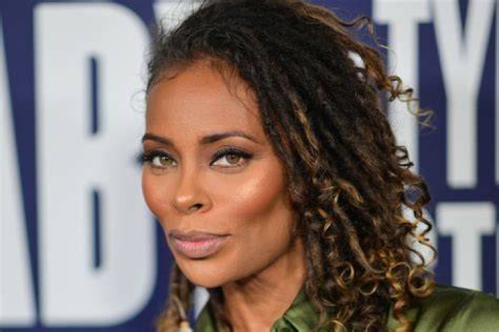 Eva Marcille's estranged husband to 'win her back' amid divorce