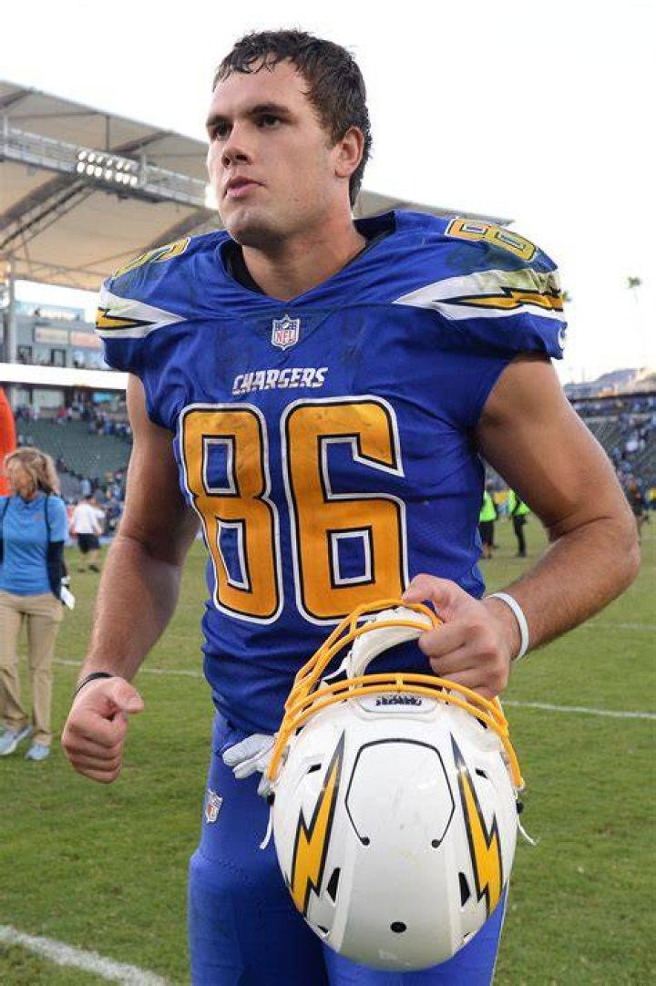 ExRazorback Hunter Henry tears ACL, expected to miss 2018 NFL season