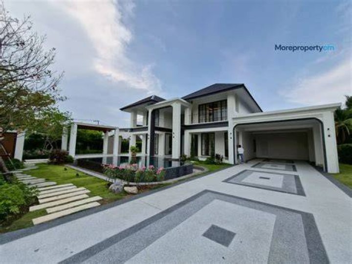 For Sale Spacious & Easily Accessible Lands In Celebrity Court, Patani