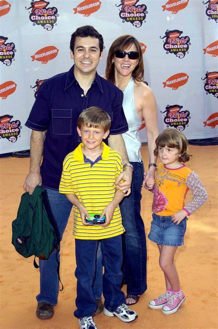 Fred Savage family, wife, children, parents, siblings