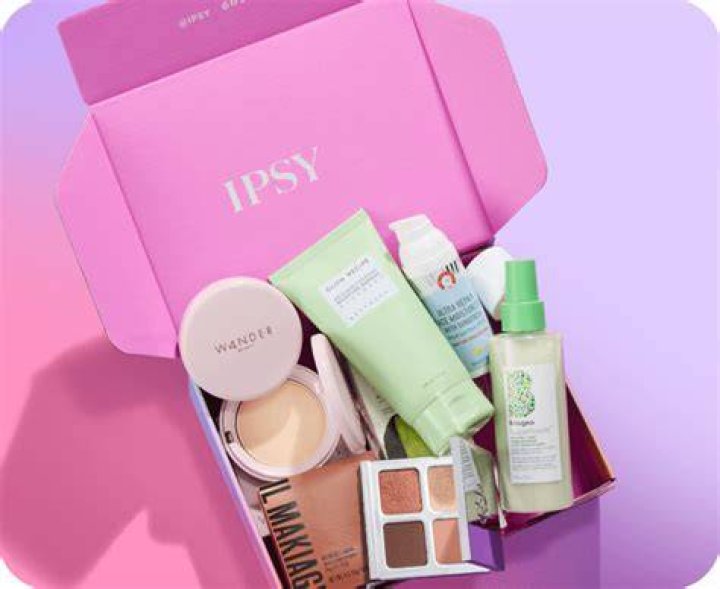 Free IPSY Beauty Box for First 50,000 Health Care Workers