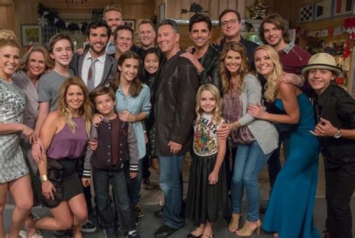 Fuller House Full Cast & Crew TV Guide