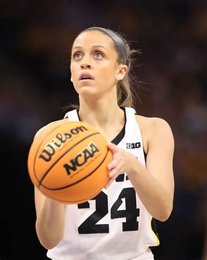 Gabbie Marshall Instagram gabbie marshall iowa basketball gabbie