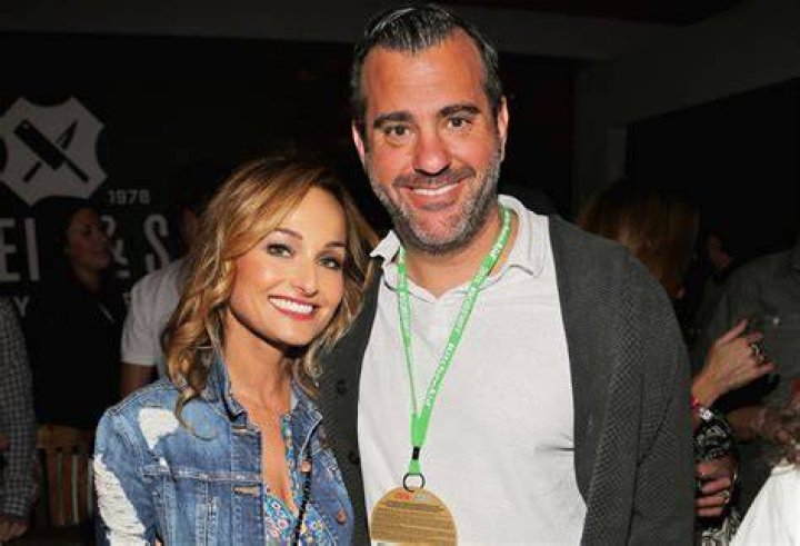 Giada De Laurentiis and Boyfriend Shane Farley Share Laughs and Burgers