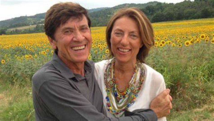 Gianni Morandi e la moglie Anna hanno litigato? Il video