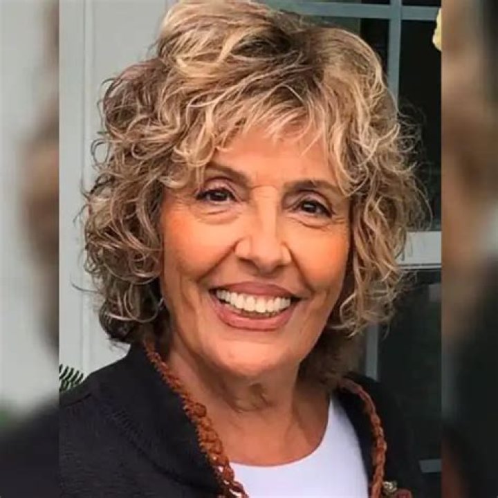 Gina Capitani Net worth, Age, Height, Weight, Family, bio/Wikipedia