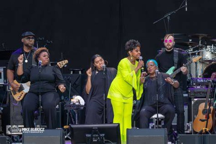 Gladys Knight M&M Group Entertainment