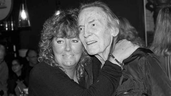Gordon Lightfoot siblings: Meet his sister, Beverley
