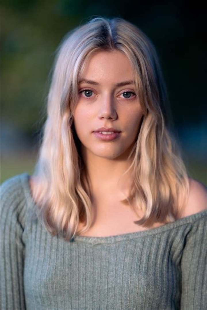 Grace Van Dien Magarila