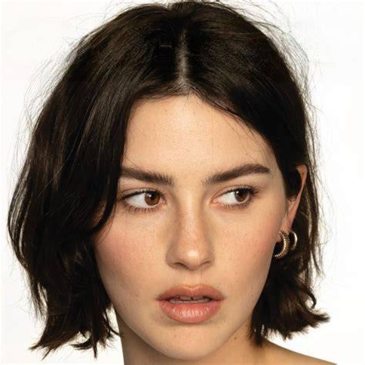 Gracie Abrams Age, Wiki, Biography, Family, Boyfriend, Net worth