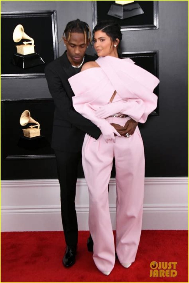 Grammys 2019 Kylie Jenner, Travis Scott Pack On the PDA Us Weekly