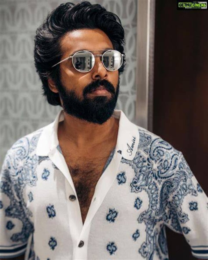 GV Prakash Kumar Age, Biography, Height, Wife, Family, Caste