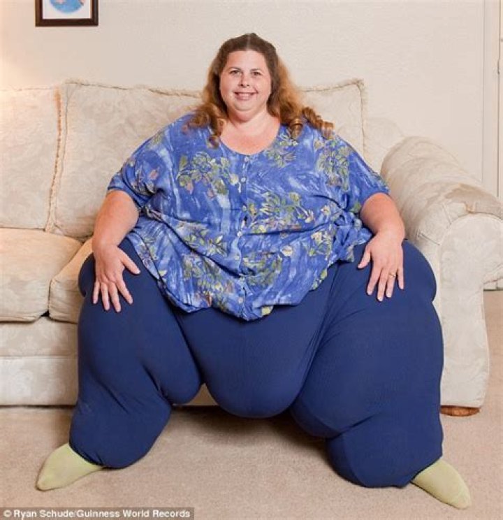 Heaviest woman in world who had to be cut out of house unrecognisable