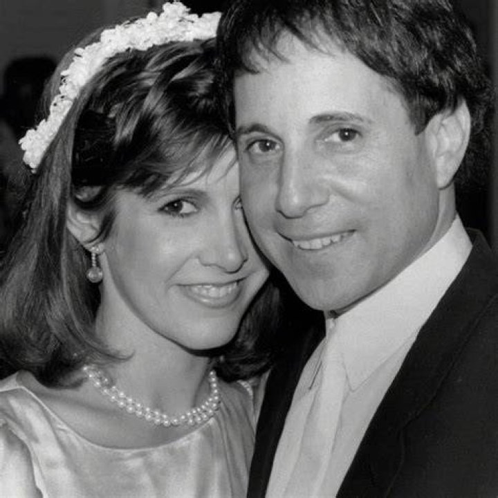 Her Marriage, Paul Simon Connection, Children, and Net Worth Secrets
