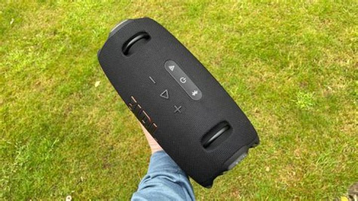 How big is the JBL Xtreme?