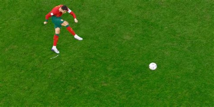 How do you do a Ronaldo free-kick?
