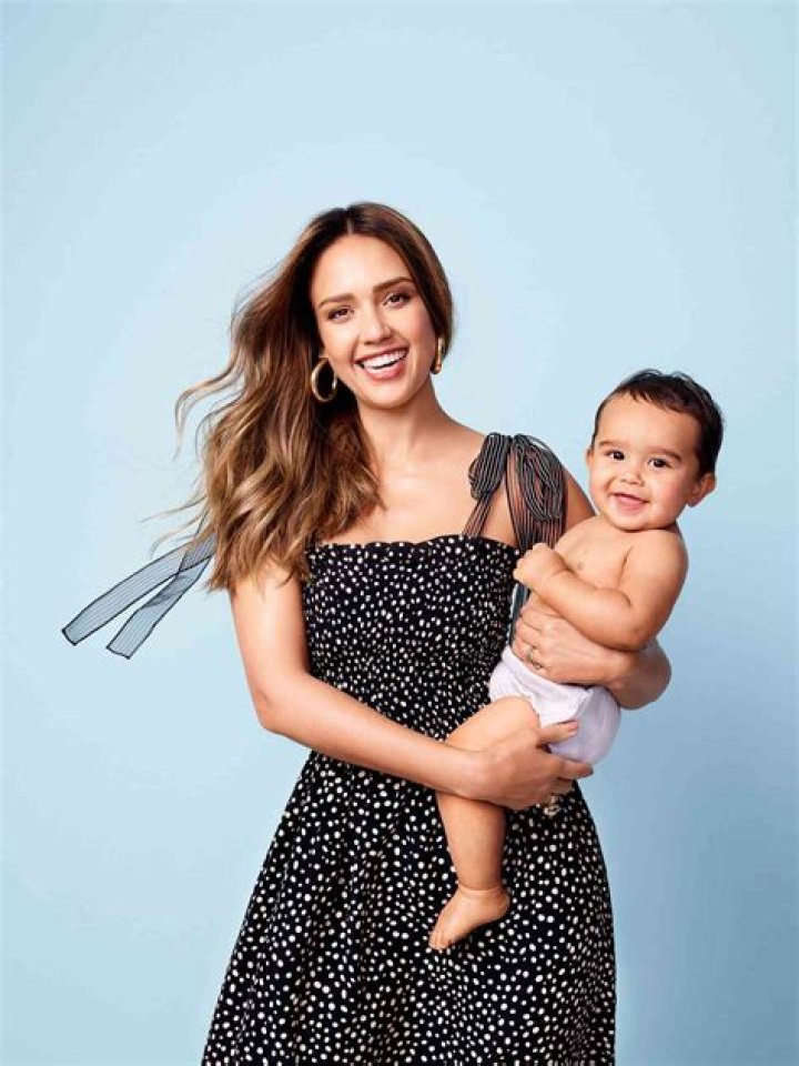 How Jessica Alba Is Teaching Her Kids to Pay It Forward Jessica alba