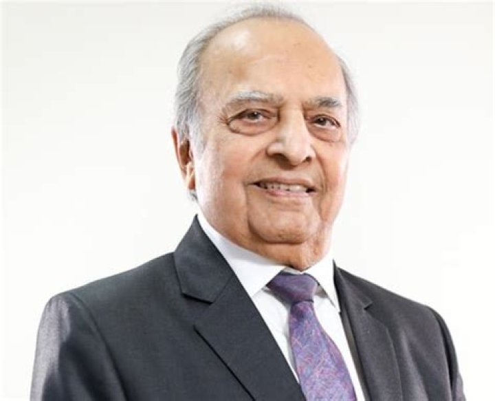 How Kamlesh Pattni’s Cousin Rose From “Mtu Wa Mkono” To Owner Of Victoria Commercial Bank. |