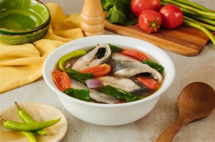 How many calories are in sinigang na bangus?