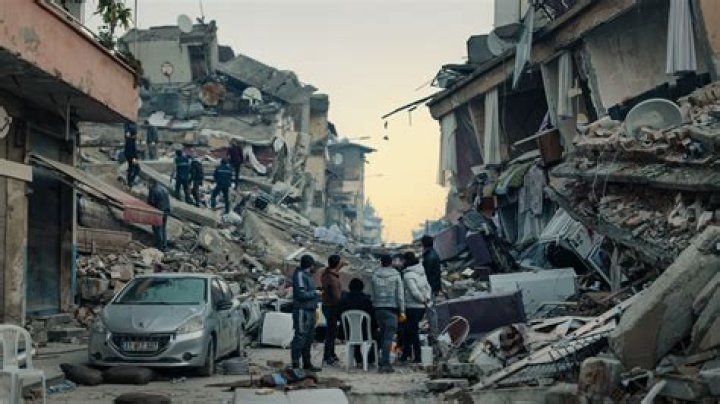 How many people died in 2011 car accidents?