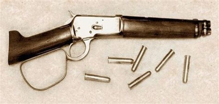 How many rounds does a Mares leg hold?