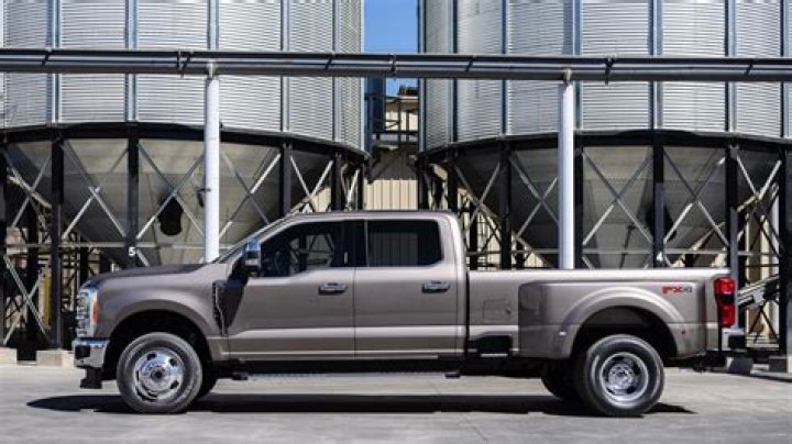 How much can a f350 SRW tow?