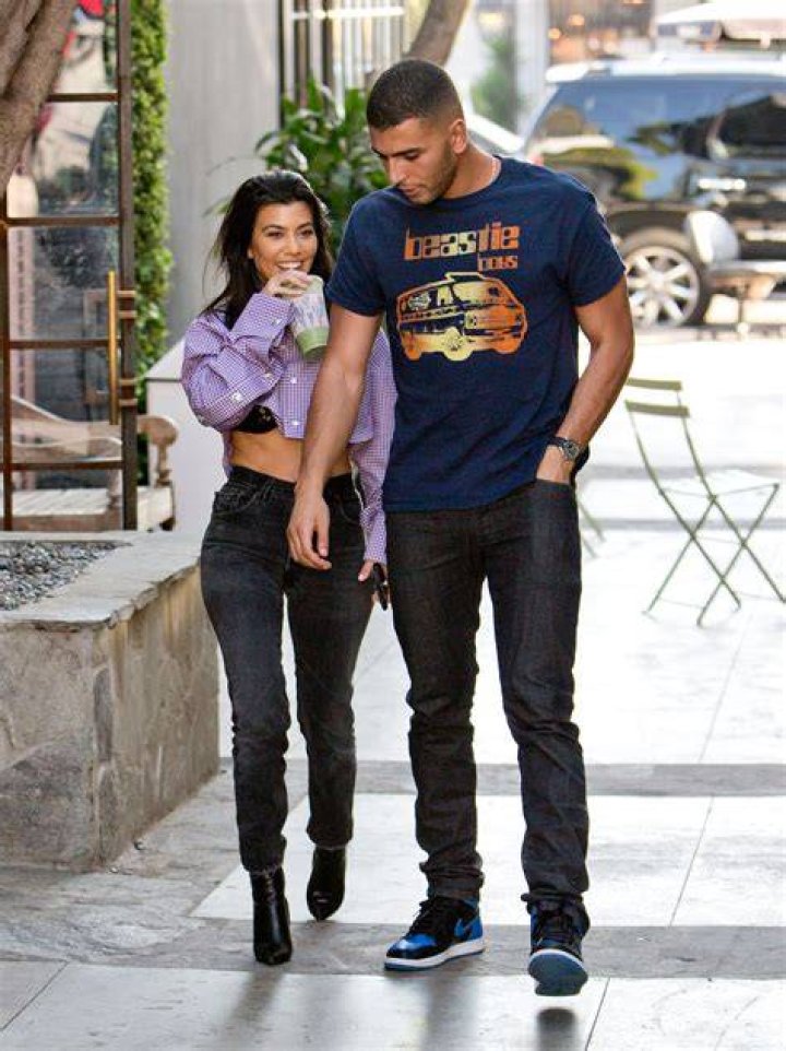 How much does Kourtney Kardashian weigh?