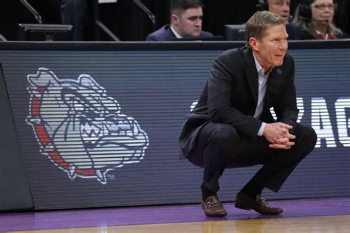 How much money does Mark Few make at Gonzaga?