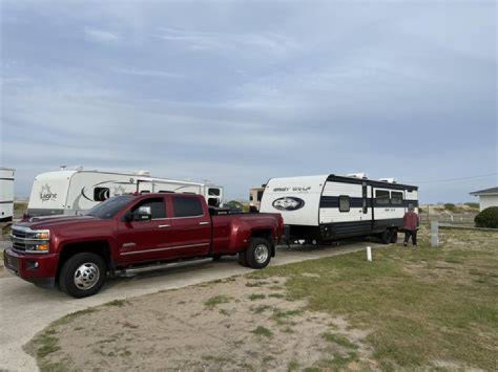 How much weight can a Chevy 3500 dually carry?