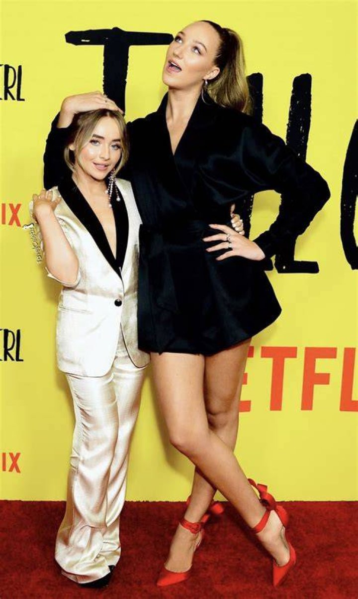 How tall is Sabrina Carpenter? Height of Sabrina Carpenter CELEBHEIGHTS™